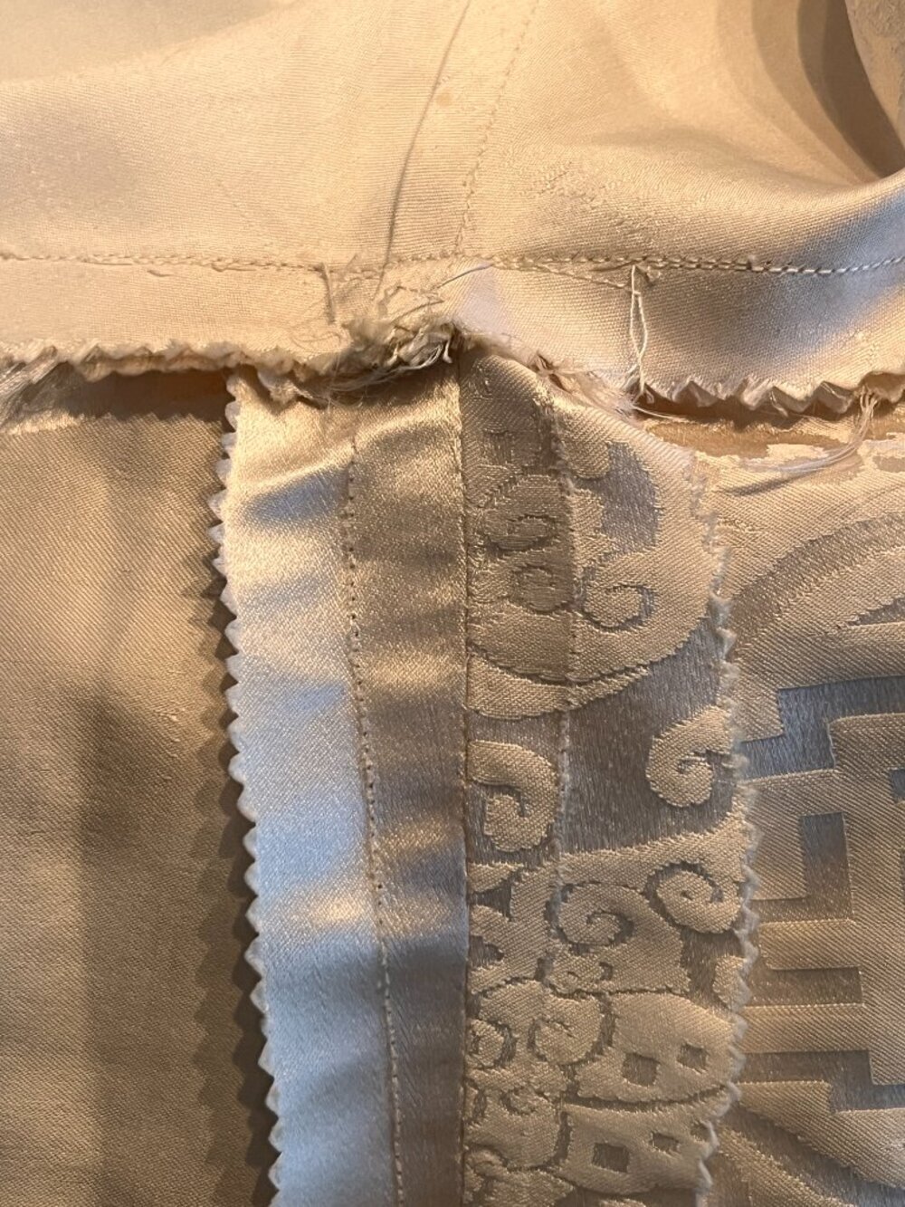 VINTAGE 50'S JOHN DOYLE BISHOP SEATTLE ASIAN INSPIRED SATIN DRESS IVORY & GOLD - Picture 14 of 15